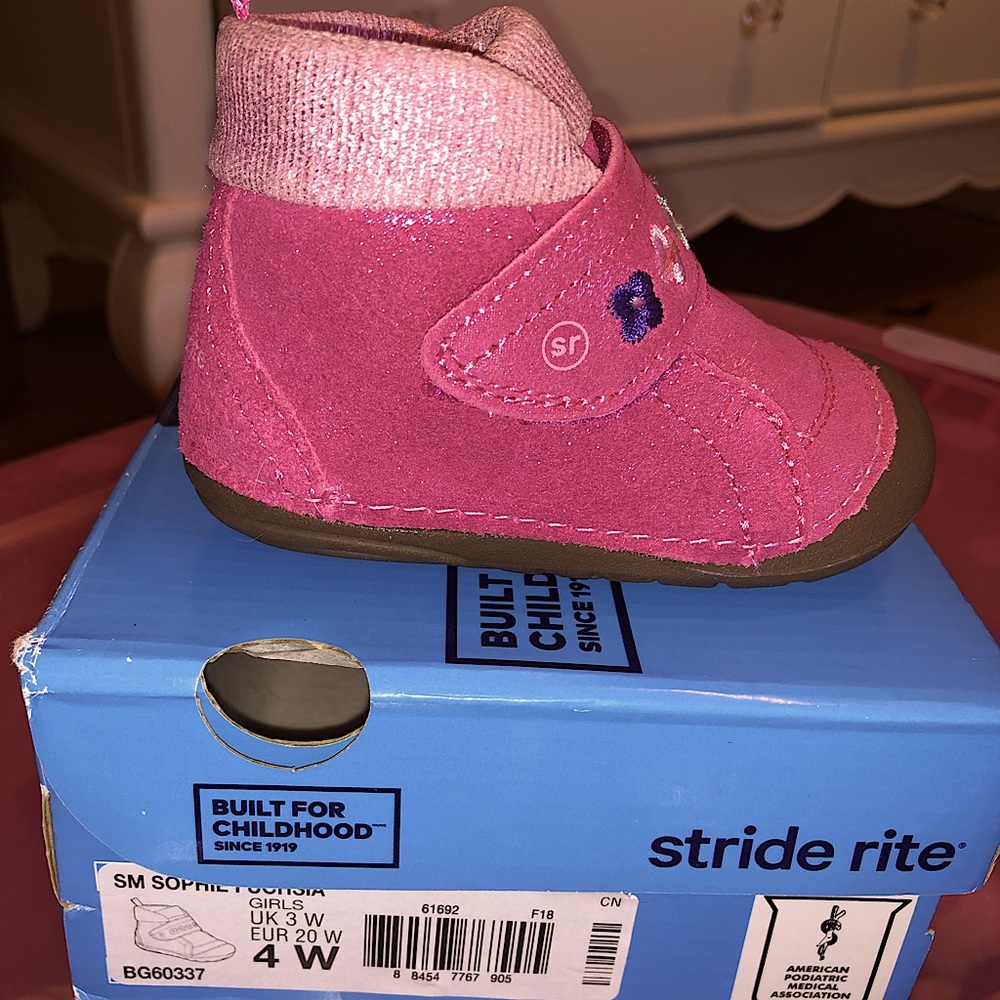 NIB Stride Rite 4W Baby Toddler Suede Boots